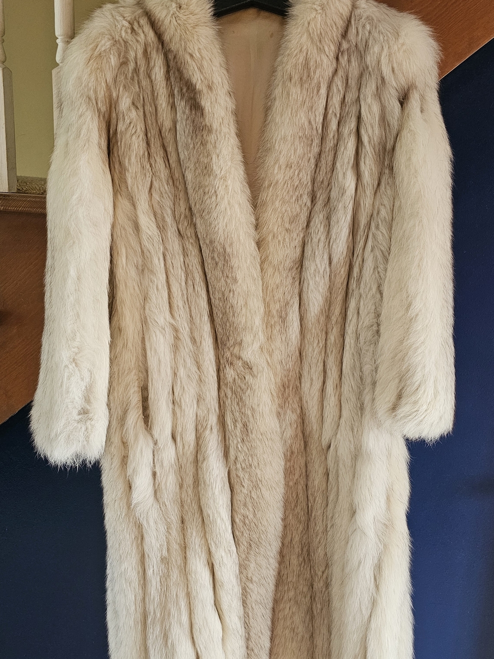 Vintage 1981 FULL LENGTH Natural Blue Fox Fur Coat